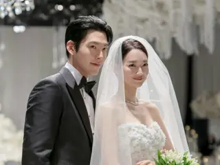 Upacara pernikahan Kim Woo Bin dan Shin Min A dipenuhi berkah...foto-foto pernikahan telah dirilis.