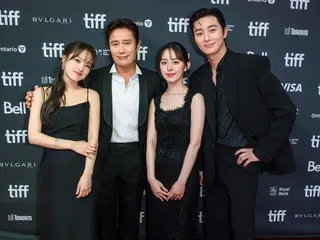 ``Concrete Utopia'' yang dibintangi oleh Lee Byung Hun dan Park Seo Jun dipuji oleh pers asing sebagai ``Sebuah karya yang akan menjadi mahakarya Korea bersama dengan ``Parasite''''