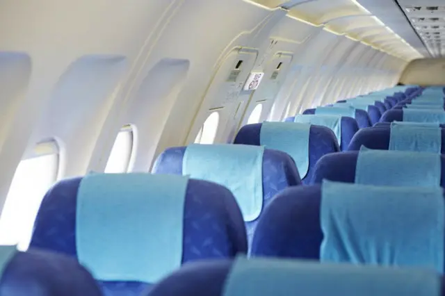 「男の隣に座りたくない」航空機の有料席を占領して乱暴＝韓国