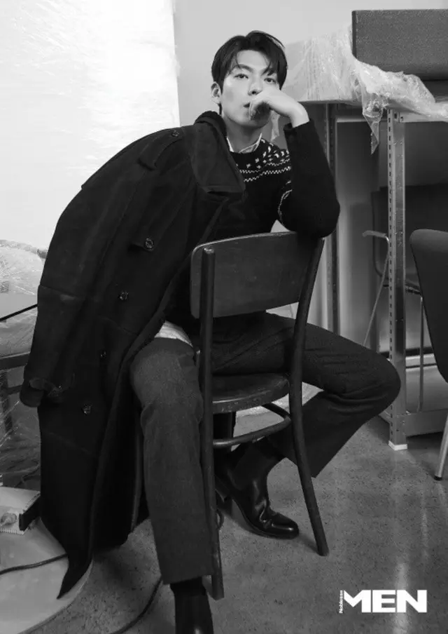 俳優キム・ウビン、秋の男のグラビア3