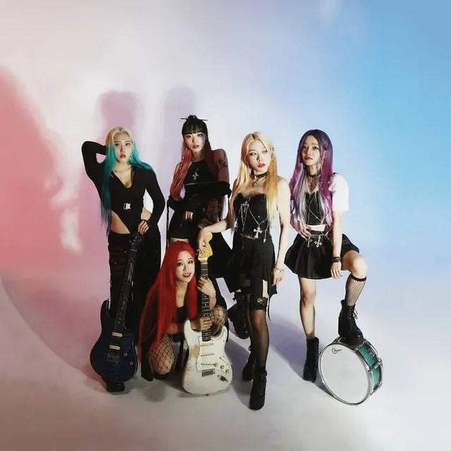 韓国女性5人組ロックバンド「Rolling Quartz」、米iTunesK-POPチャート9位の新記録！