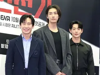 [Foto] Shin Ha Kyun, Kim Young Kwang, dan Shin Jae Ha menghadiri presentasi produksi drama baru “Biography of a Villain”