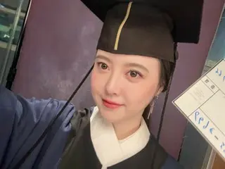 Aktris Ku Hye Sun telah lulus dari Universitas Sungkyunkwan...Dia memiliki kecantikan berwajah bayi seperti seorang mahasiswi berusia 20-an.
