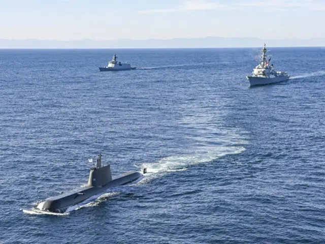 米韓海軍、日本海上で「連合・合同海上訓練」を実施