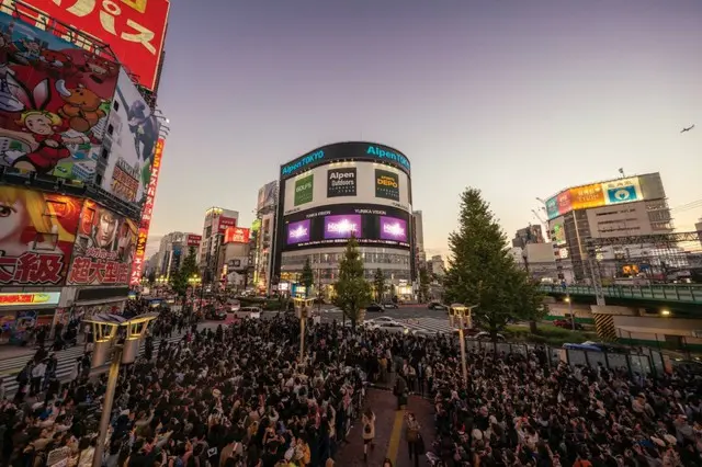 西武新宿ペペ前広場での様子3（C）Kazumi Watanabe