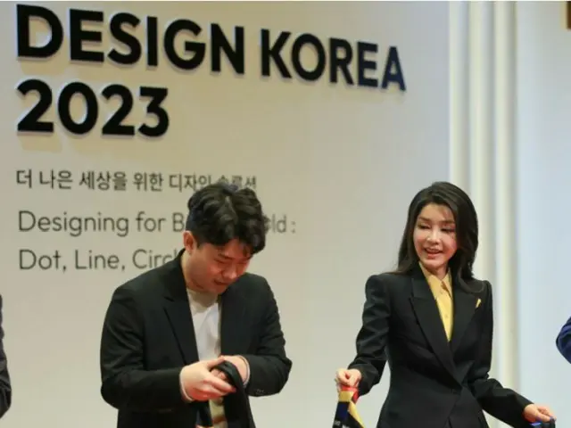 韓国大統領夫人「韓国デザイナーのパリファッションウィーク進出に関心を」…フランス大統領夫人に要請