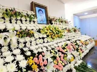 Bong Joon ho, Shin Dong-yeop, dan lainnya memberikan penghormatan kepada mendiang Lee Sun Kyun