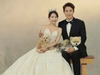 Penyanyi Lee Ji Hoon & Ayane merilis foto pernikahan "Kami terlihat bahagia"