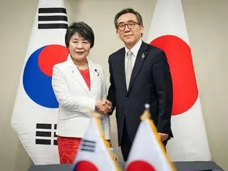 Menteri luar negeri baru Korea Selatan mengatakan kepada Menteri Luar Negeri Kamikawa, ``Hubungan Jepang-Korea Utara, Jepang dan Korea Selatan harus berkomunikasi secara erat''