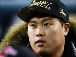 Hyun-jin Ryu telah melakukan pitching di bullpen sejak hari pertama bergabung dengan kamp Hanwha... ``Saya hanya berpikir untuk melindungi rotasi awal.''