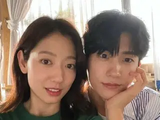 Park Sin Hye dan Park Hyung Sik, yang ikut membintangi drama "Doctor Slump," merilis dua foto teman-teman nakal mereka yang cantik...Apakah itu membuatmu merasa tenang hanya dengan melihat mereka?