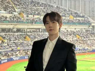 BAEK HYUN (EXO) menyanyikan lagu kebangsaan di pertandingan pembukaan "MLB Seoul Series"... "Suaranya yang menarik" memenuhi Gocheok Dome