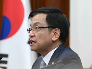 Wakil Perdana Menteri Perekonomian Korea Selatan meninggalkan negaranya untuk menghadiri "Pertemuan Menteri Keuangan Jepang-AS-Korea" yang pertama