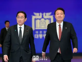 Pemerintah Korea Selatan: ``Para pemimpin Jepang dan Korea Selatan mengadakan percakapan telepon hari ini...kami akan terus menjaga komunikasi yang erat''