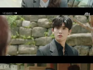 ≪Review Drama Korea≫ Sinopsis "Doctor Slump" episode 4 dan cerita di balik layar... Semua orang berkumpul di depan ruang atap dan memanggang daging Jang Hye Jin = Cerita/sinopsis di balik layar
