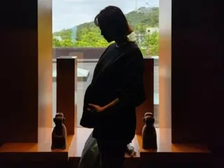 Ayumi “hamil” (ICONIQ), bukan foto kehamilan⁉ “Foto atmosfer yang bagus” dirilis