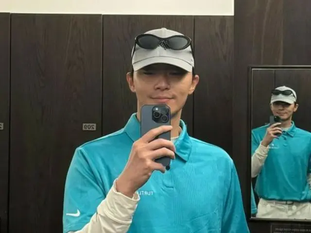 Park Seo Jun terlihat keren dalam segala hal mulai dari pakaian golf hingga semi-setelan...