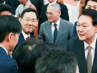 Presiden Korea Selatan Yoon secara resmi bertemu dengan mantan Menteri Kehakiman ``Onion Man'' untuk pertama kalinya dalam lima tahun