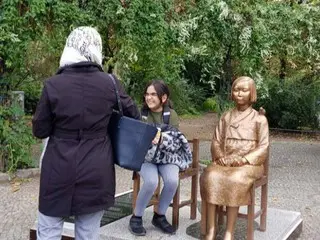 Walikota Berlin menyarankan kepada Kementerian Luar Negeri Jepang untuk ``menyingkirkan patung wanita penghibur''...Organisasi Korea di Jerman ``tunduk pada tekanan''