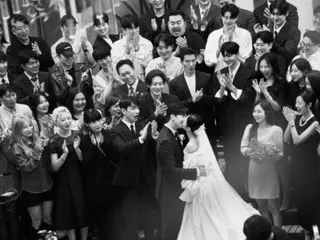 DARA (2NE1) bahagia menjadi ibu mertua...Saudara Jeongdun (sebelumnya MBLAQ) & Mimi (sebelumnya gugudan) menikah...mantan anggota keluarga YG berkumpul bersama