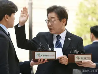 Lee Jae-myung, pemimpin partai oposisi terbesar di Korea Selatan, mengklaim ``tidak ada kejahatan'' di persidangan dalam kasus penipuan penuntutan... Saksi membalas dengan mengatakan ``klaim Mr. Lee adalah kebohongan.''