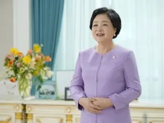 Istri Kim Jong-sook menggugat Bae Hyun-jin, seorang anggota parlemen nasional yang berkuasa, karena ``menyebarkan fakta palsu dan sangat merusak reputasinya'' = Korea Selatan