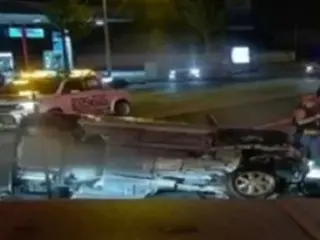 Porsche pengemudi mabuk bertabrakan dengan mobil ringan... Pengemudi mobil ringan berusia 19 tahun meninggal = Jeonju, Korea Selatan
