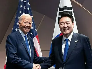 Para pemimpin Korea Selatan dan Amerika bersama-sama menyatakan bahwa jika Korea Utara menyerang Korea Selatan dengan serangan nuklir, mereka akan menghadapi respons yang segera, luar biasa, dan tegas.