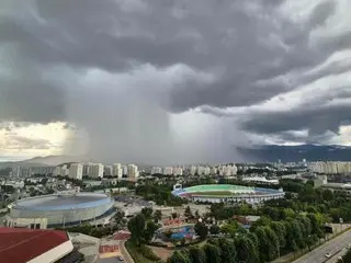 ``Sepertinya ada lubang di langit'' - hujan lebat hanya terjadi di beberapa daerah... Foto aneh menjadi viral = Korea Selatan