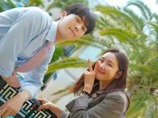 Aktris “Mother and Son” Choi Ji Woo dan aktor Kim Mu Jun dalam 2 pengambilan gambar… Suasana elegan