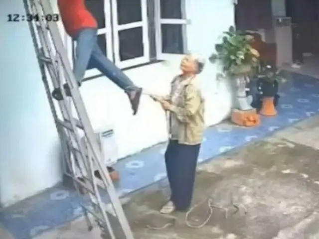 Tersengat listrik saat memperbaiki kabel listrik... Nenek 82 tahun diselamatkan setelah menonton YouTube - Thailand