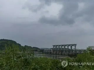 Korea Utara mengeluarkan air dari bendungan di tengah malam tanpa pemberitahuan sebelumnya = Pihak berwenang Korea Selatan menerapkan ``sistem tanggap darurat''