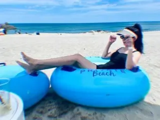 Aktris Park Sul Mi memiliki kemewahan menikmati musim panas di pantai dengan pakaian renang...seorang "ibu dua anak" yang sangat ramping