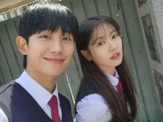 “Mr. Perfect Next Door” Jung HaeIn & Somin, 30an yang tampil menawan dalam seragam… “Youth Chemistry” dengan visual berwajah bayi