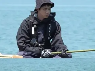 "BTS" JIN, "Aku ingin menangkap tuna" Cobalah memancing dengan pancing buatan sendiri = (Seandainya aku bisa beristirahat dengan baik)