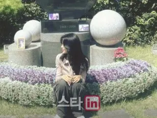 Choi JoonHee mengunjungi makam mendiang Choi Jin Sil untuk "mendapatkan kekuatan dari ibuku"