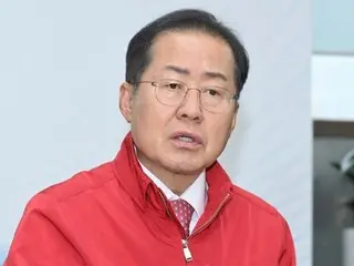 Walikota Daegu Hong Jun-pyo mengomentari kekuatan rakyat, ``Melihat krisis medis seolah-olah itu adalah api di sisi lain...Presiden Partai Hando Hun tidak tahu banyak tentang industri medis , dan Rep. Ahn Cheol-soo adalah orang yang tepat.'' - Korea Selatan