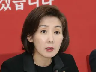 Anggota parlemen dari partai yang berkuasa di Korea Selatan: ``Setiap hari, yang ada hanya pembicaraan tentang pertemuan empat mata 'Yin-Korea'''...``Ini seperti pertemuan puncak antar-Korea''