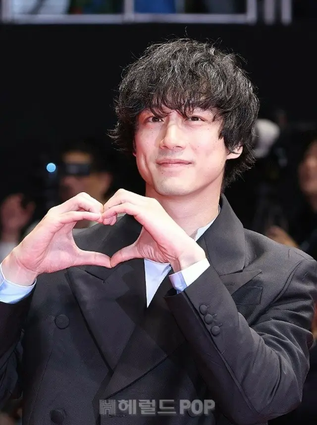 俳優坂口健太郎、「第29回釜山国際映画祭」開幕式レッドカーペットイベントに登場