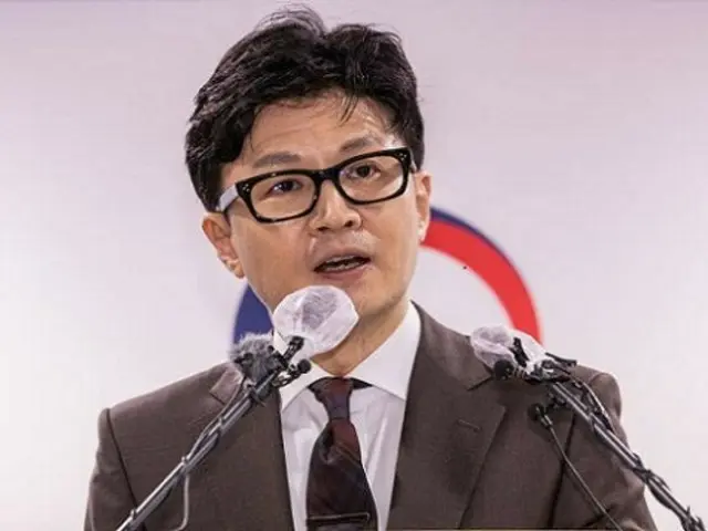 Han Dong-hoon, perwakilan dari People's Power, dan Lee Jae-myung, keduanya dari Partai Demokrat, mengatakan, ``Mereka mengubah kampanye pemilu menjadi pertarungan politik dengan slogan-slogan ``menumbangkan presiden.'' - Selatan Korea