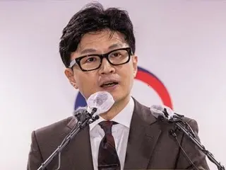 Han Dong-hoon, perwakilan dari People's Power, dan Lee Jae-myung, keduanya dari Partai Demokrat, mengatakan, ``Mereka mengubah kampanye pemilu menjadi pertarungan politik dengan slogan-slogan ``menumbangkan presiden.'' - Selatan Korea