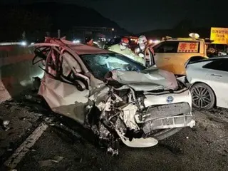 Tabrakan yang melibatkan 8 mobil di jalan tol menyebabkan 14 orang tewas dan luka-luka... Pengemudi: ``Mobil tidak berhenti'' = Korea Selatan