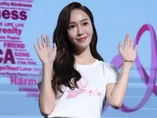 Jessica (mantan Girls' Generation) berpartisipasi dalam sebuah acara di Taiwan... Wajahnya yang terlihat sedikit berbeda menjadi topik hangat