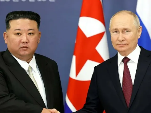 Putin menyerahkan prosedur ratifikasi perjanjian Rusia-Korea Utara tentang bantuan militer pada masa perang ke Duma = Rusia