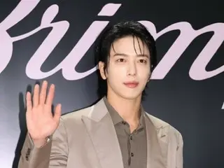 Jung Yong Hwa (CNBLUE) berbicara tentang kontroversi sinkronisasi tangan sebelumnya... "Saya menghabiskan 2 juta hingga 3 juta yen dari uang saya sendiri untuk setiap program musik untuk pertunjukan live" = "Mengenal Kakak
 Tuan Nona"