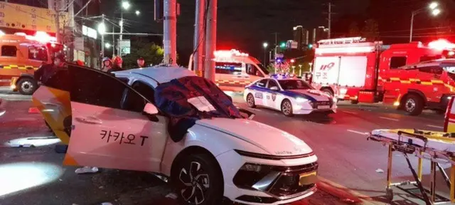 「飲酒運転」のテスラ...タクシーに突っ込んで60代の運転手死亡＝韓国