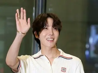 J-Hope "BTS" mengirimkan karangan bunga ke pemakaman keluarga anggota militer... Bahkan setelah keluar dari militer, dia adalah asisten profesor yang baik hati