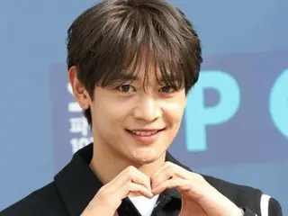 Minho "SHINee" menampilkan "Something About U" untuk pertama kalinya di program musik... Menantikan penampilannya