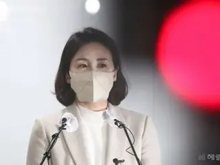 Istri pemimpin partai oposisi terbesar "denda" karena "menjamu makanan" menggunakan kartu perusahaan selama pemilihan pendahuluan presiden partai suaminya = Korea Selatan