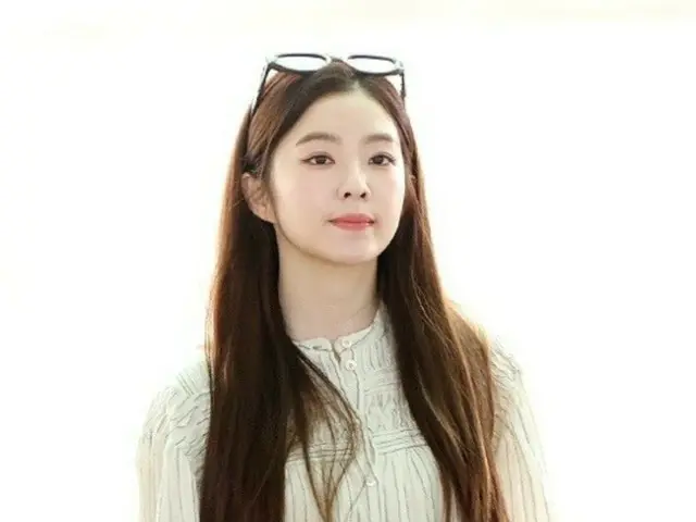 IRENE (RedVelvet), siaran hitung mundur langsung pada hari perilisan album solo pertama "Like A Flower"...Merayakan debut solo dengan penggemar di seluruh dunia